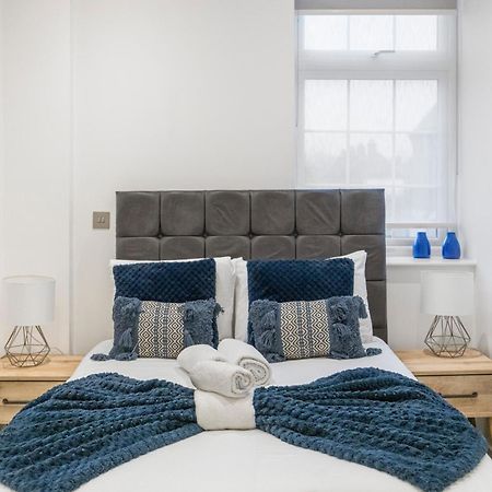 Welcoming And Spacious Apartment- Excellent Location 런던 외부 사진