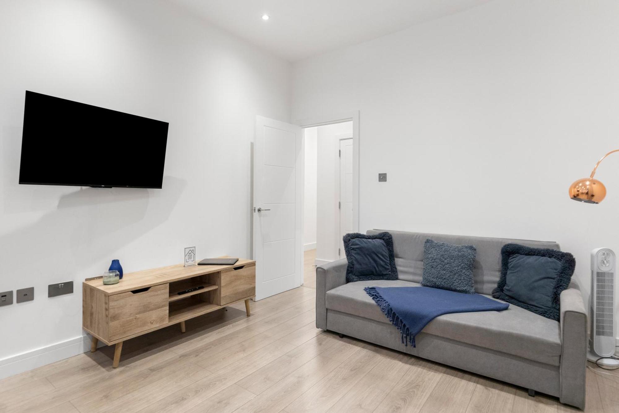 Welcoming And Spacious Apartment- Excellent Location 런던 외부 사진